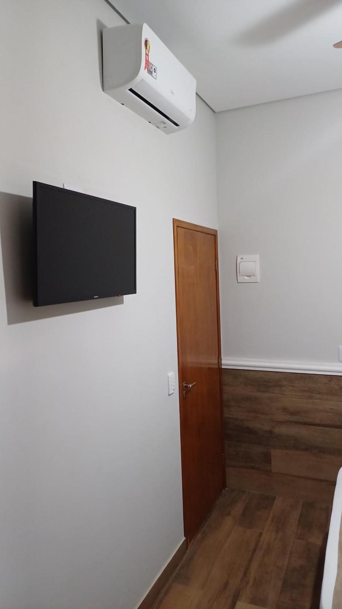 Itaí Hotel Nixon Proximo, Rodoviaria, Prefeitura E A Matriz Central מראה חיצוני תמונה